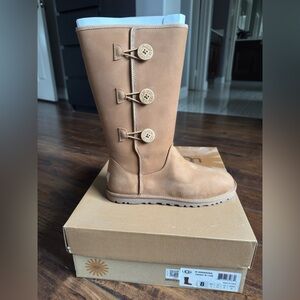 Authentic Ugg Annarose boot size 8 women